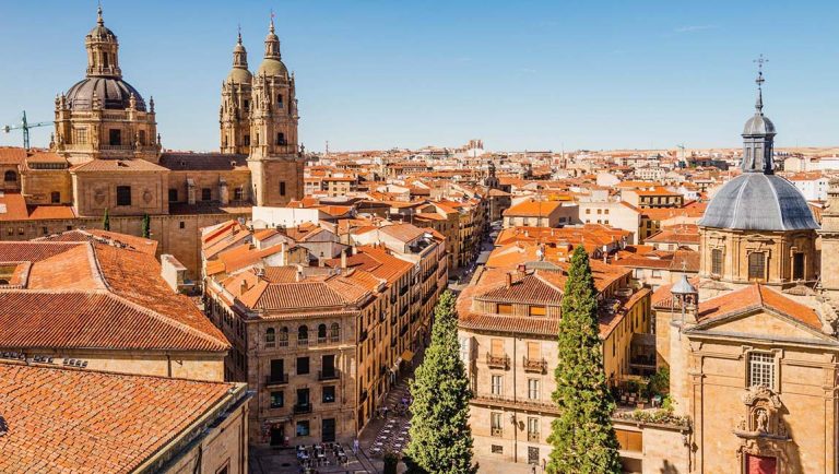 Consejos para Adquirir Pasajes Aéreos Económicos a Salamanca desde Varias Ciudades